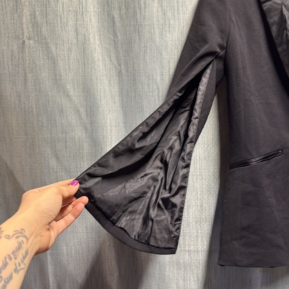 H&M Charcoal Blazer with open sleeves size 4 NWT - Picture 6 of 9